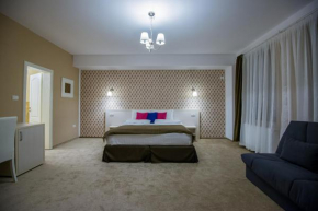 Отель Holiday Villa, Брашов
